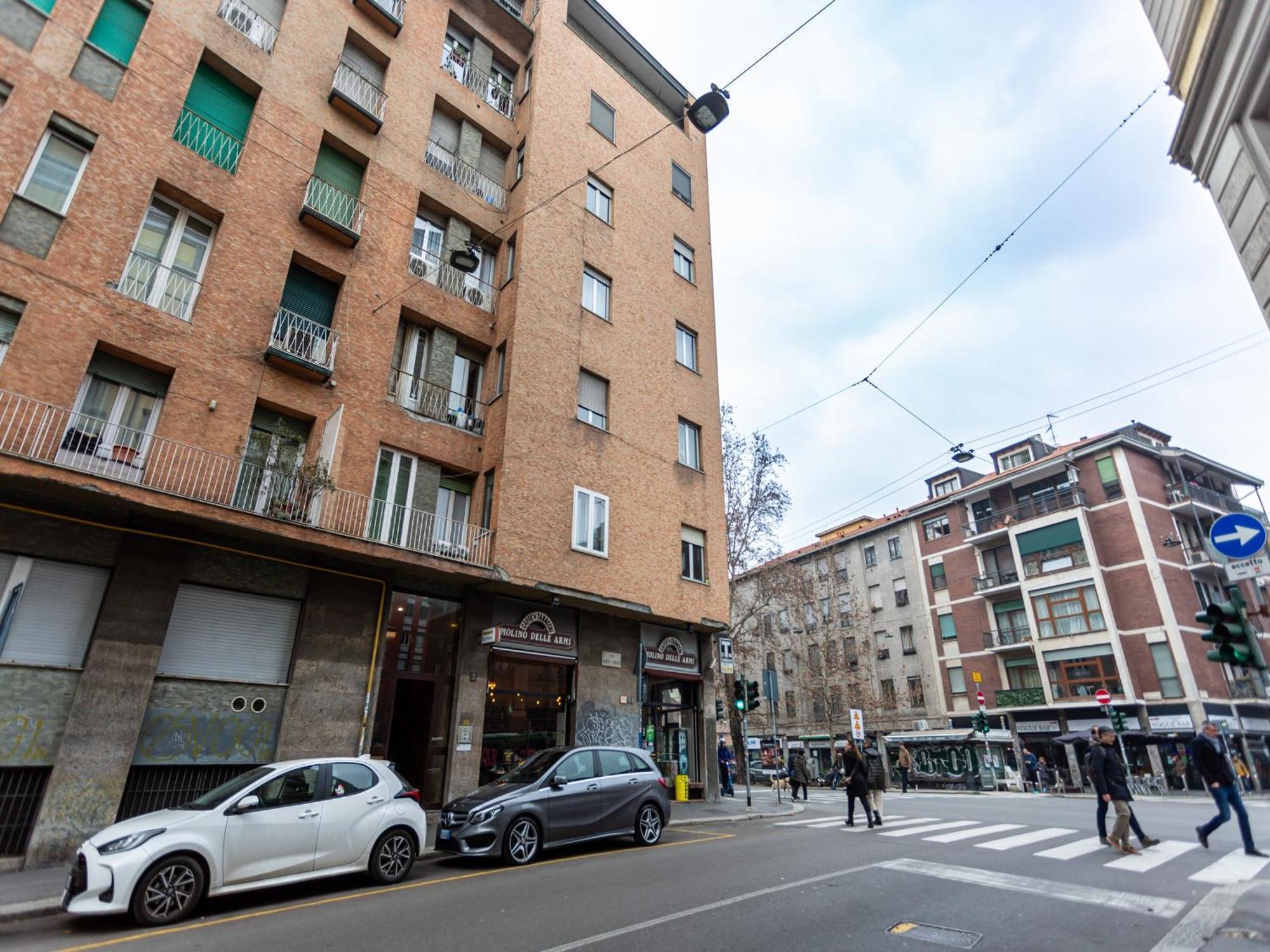 The Best Rent - Cozy Two-Bedroom Apartment Near Colonne S Lorenzo ミラノ エクステリア 写真